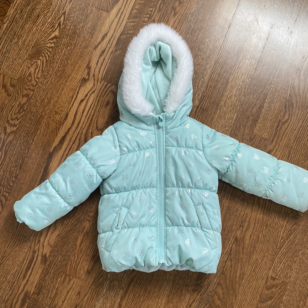 3T toddler puffer jacket in good condition - Carters